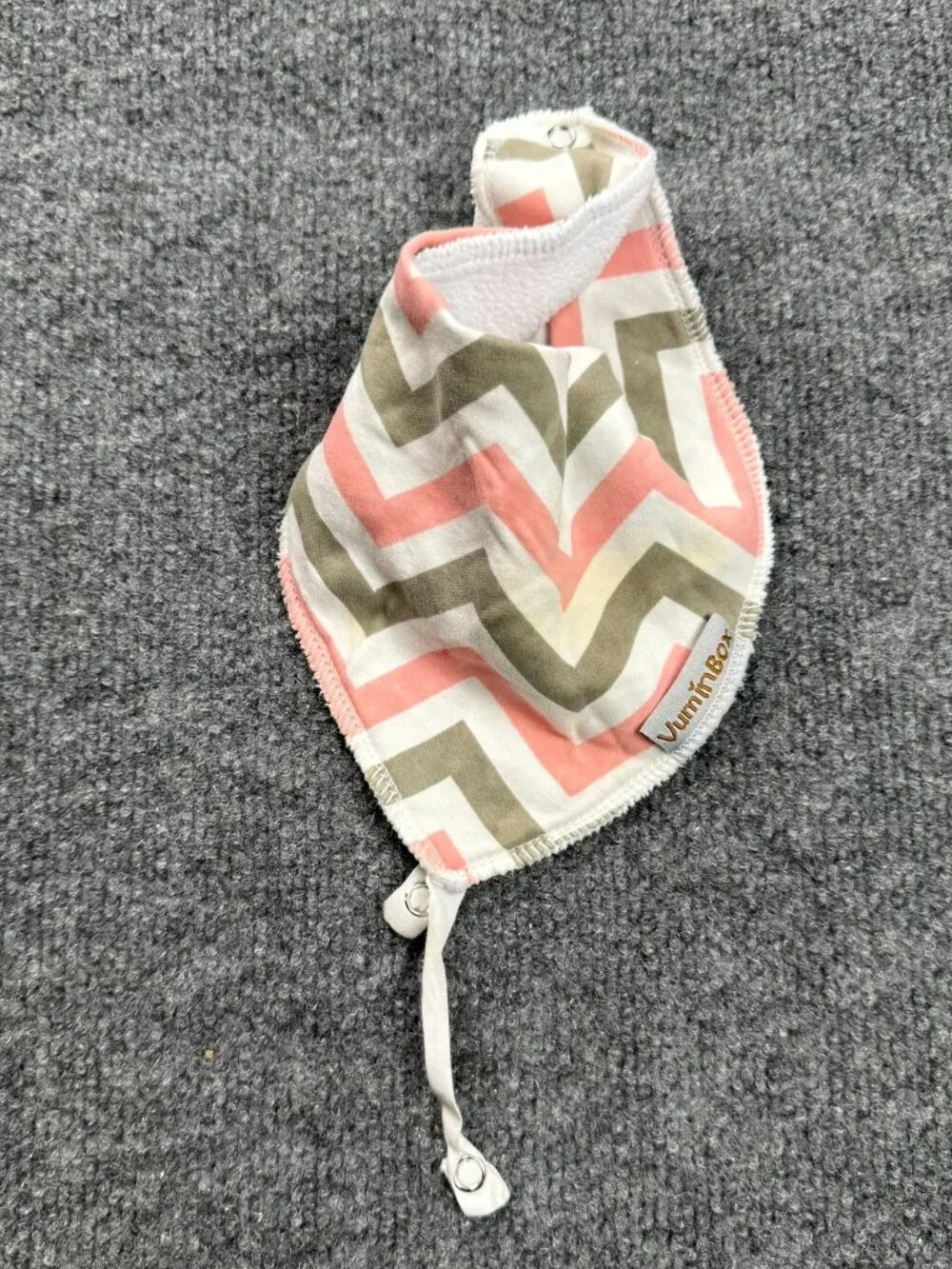VuminBox Baby Bandana Drool Bib Pink Grey Chevron Pattern Snap Closure